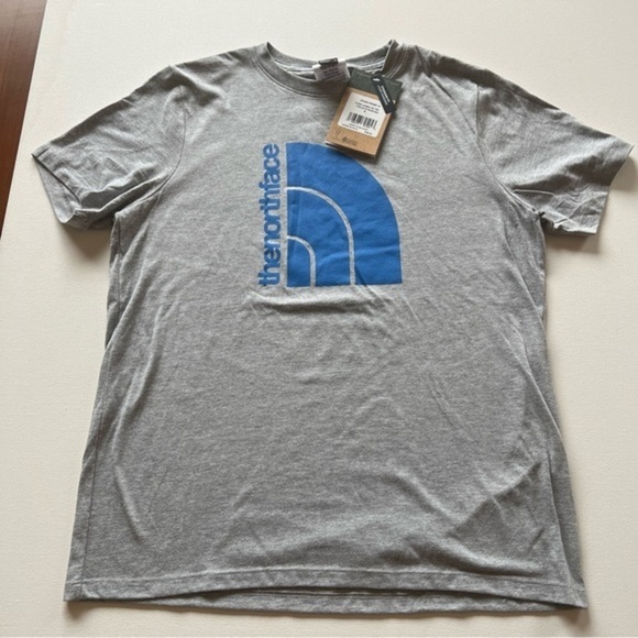 NWT The North Face Earth Active Hiking T-Shirt Women's Size Medium Gray SS (Y) - Picture 1 of 5